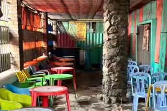 Immeuble R1 avec plusieurs espaces exploitables commerce bureaux logement.